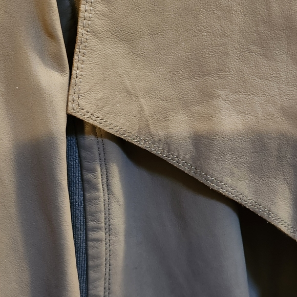 Grey Danier jacket barely worn - Picture 2 of 2